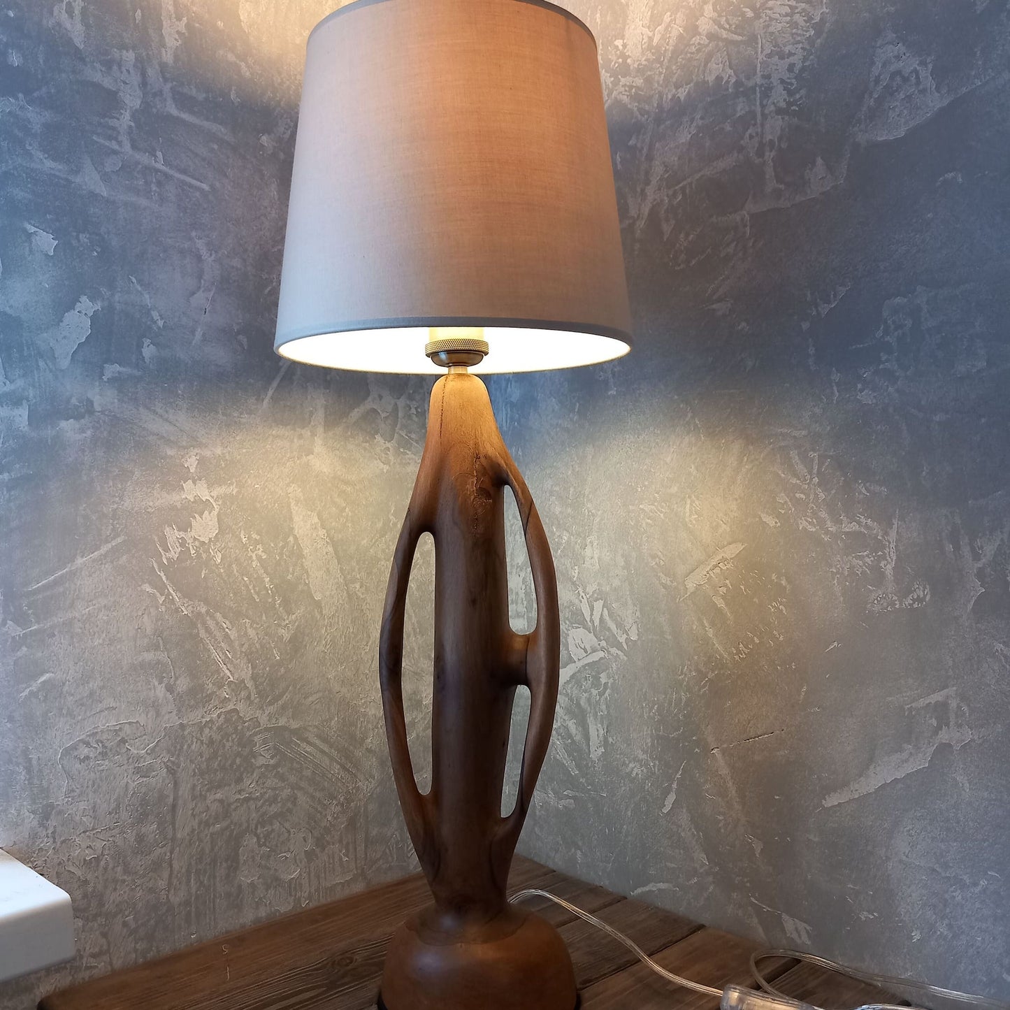 Antico Strange Base Table Lamp