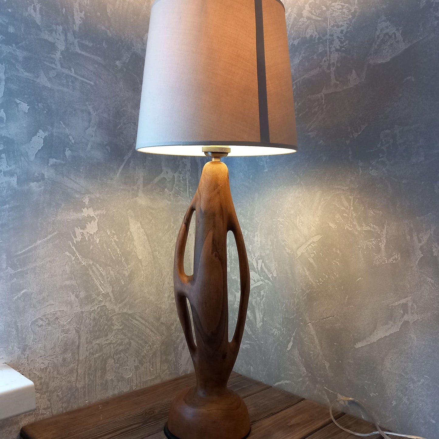 Antico Strange Base Table Lamp