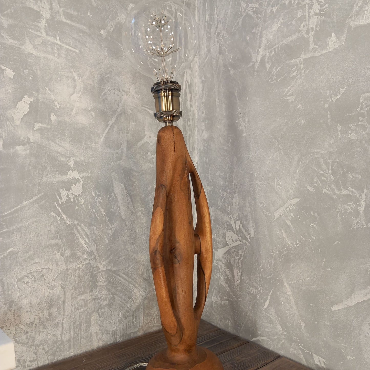 Antico Strange Base Table Lamp