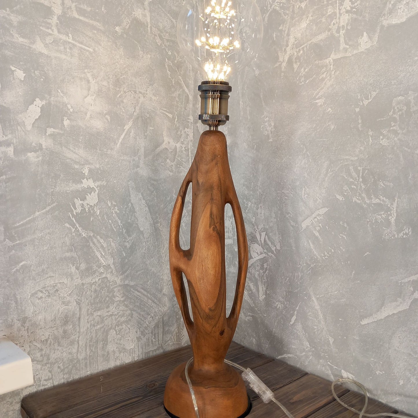 Antico Strange Base Table Lamp