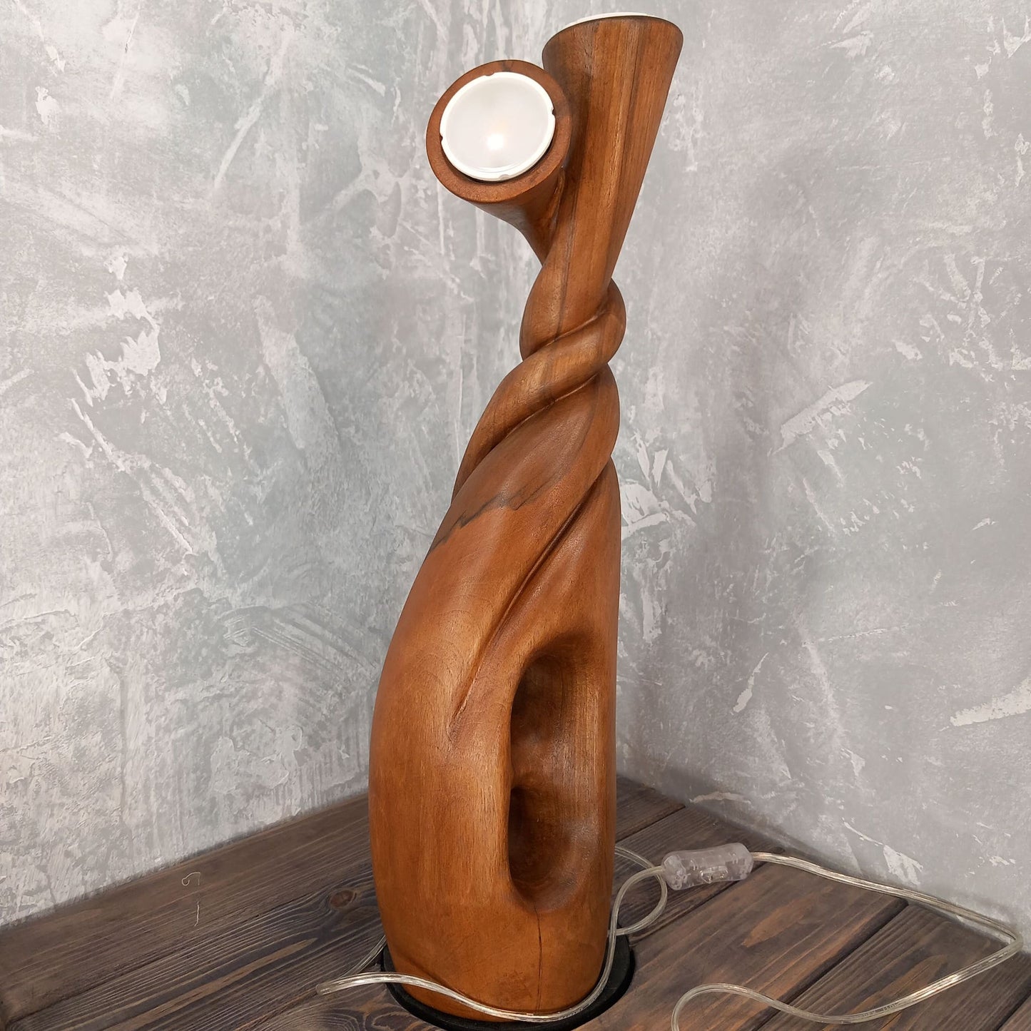 Bagpipe Solid Walnut Wood Desk Lamp