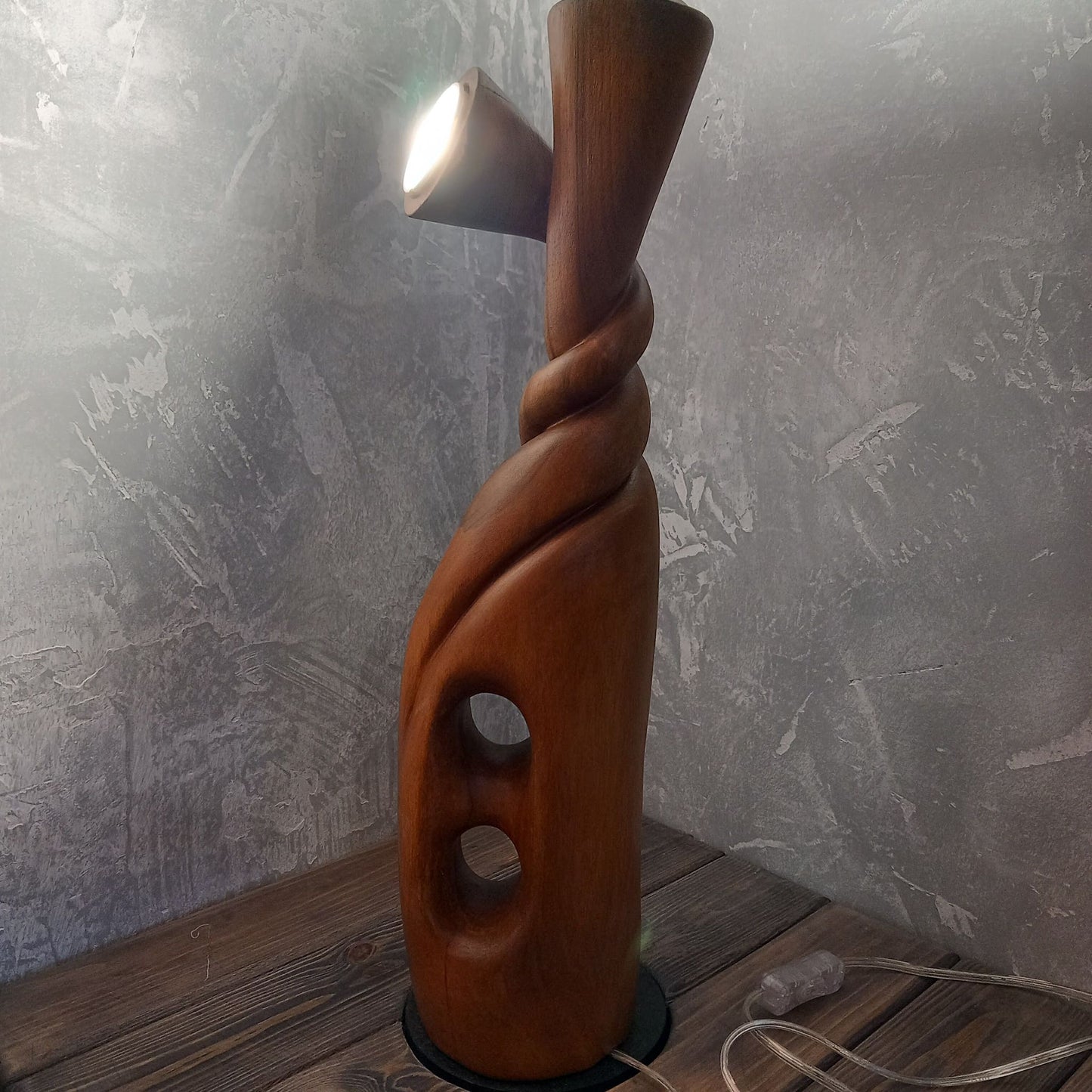 Bagpipe Solid Walnut Wood Desk Lamp