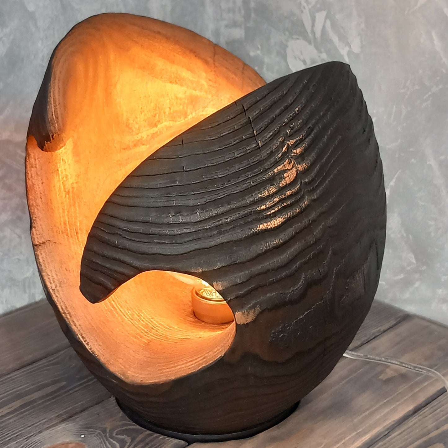 Burnt Wood Yakisugi Black Gold Lamp