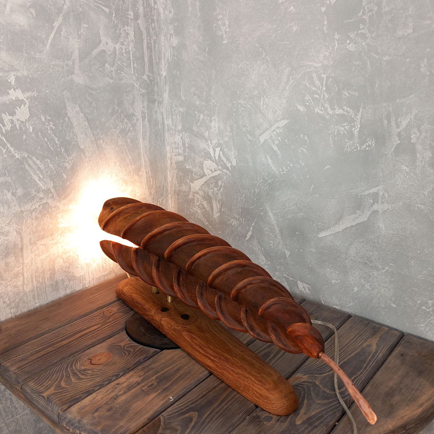 Handcrafted Illuminated Sculpture Dry Leaf